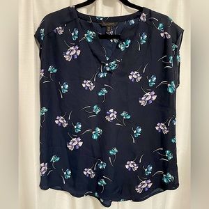 Banana Republic Factory Floral V-neck Top